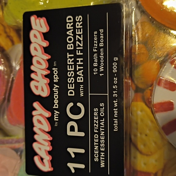 11 Piece Dessert Board With Bath Fizzers Brand New In Packaging - Picture 2 of 7